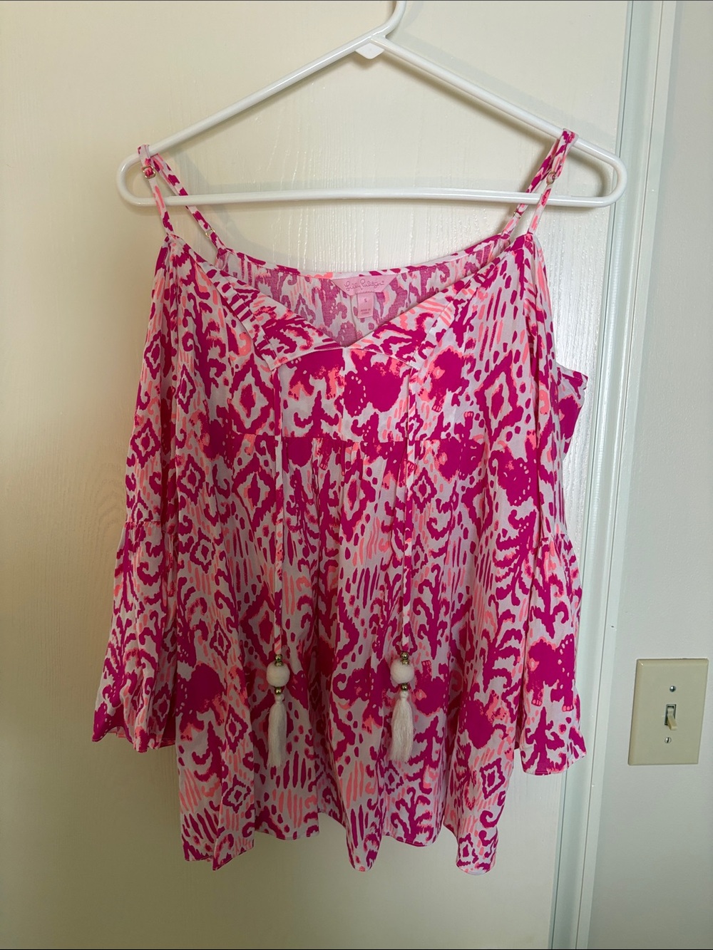 Lilly Pulitzer Pink and White Cold-Shoulder Print Top